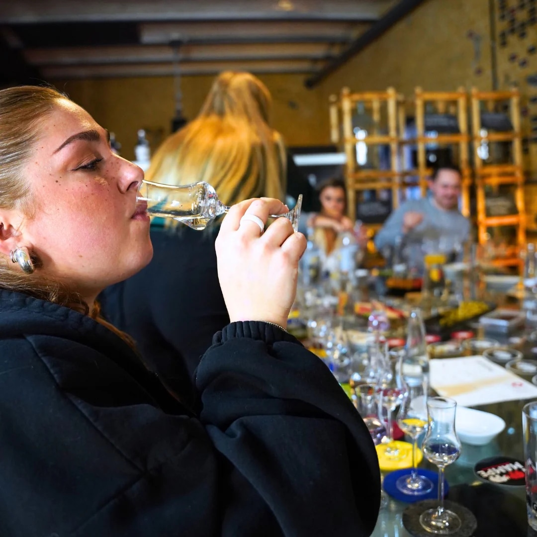 Verkosten Sie die Vielfalt: Gin Tasting Berlin mit 30 extravaganten Sorten in der Nähe des Potsdamer Platzes