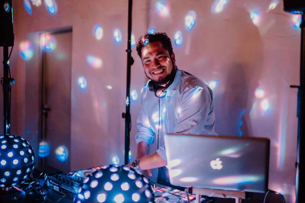 Beats of Bonding: Geschichten von Hochzeits-DJs