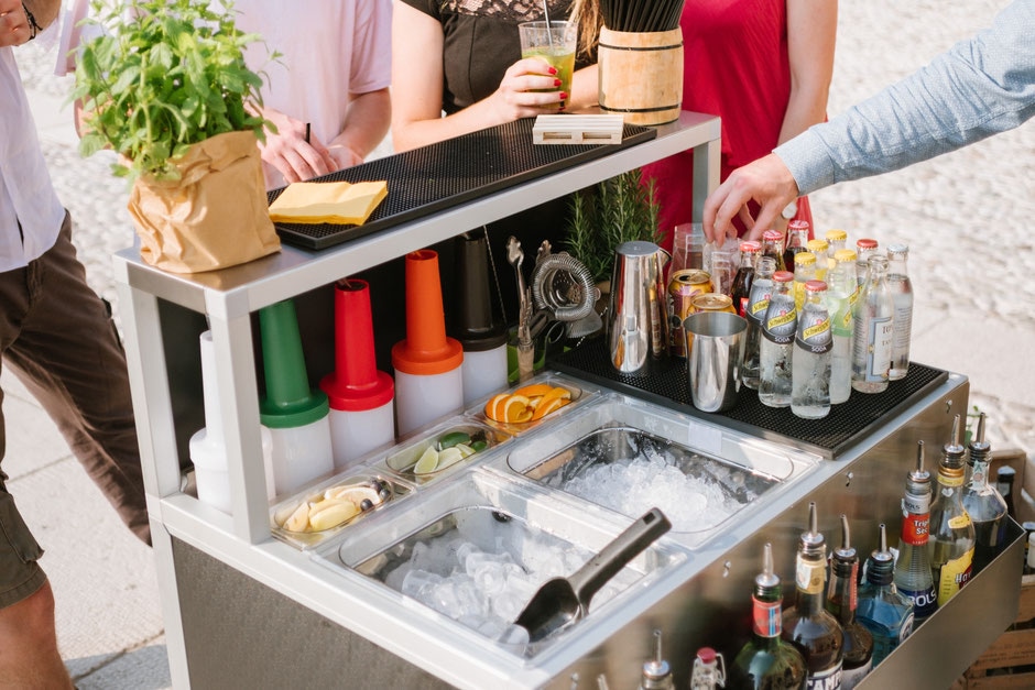Minibar kaufen: Perfekte Drinks für jeden Geschmack