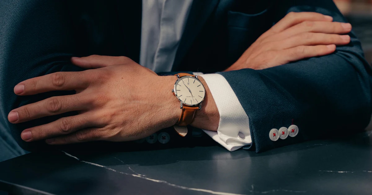 Stilbewusste Frauen tragen PITANI®️ Armbanduhren