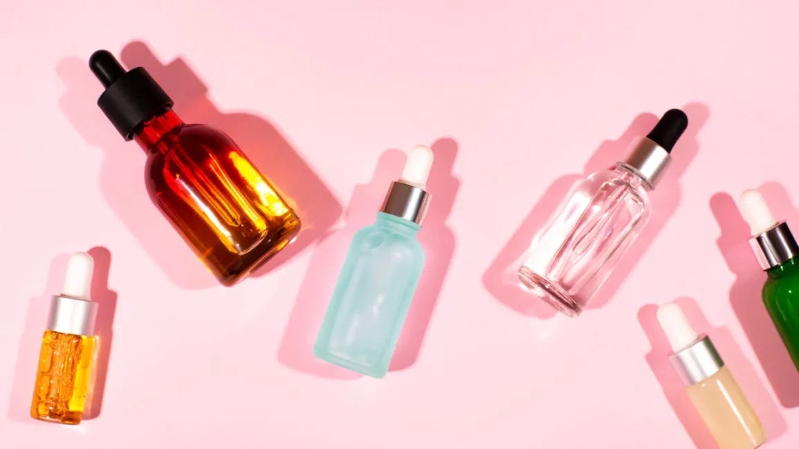 Hyaluron Serum: Schönheit neu definiert, zwei Tropfen auf einmal