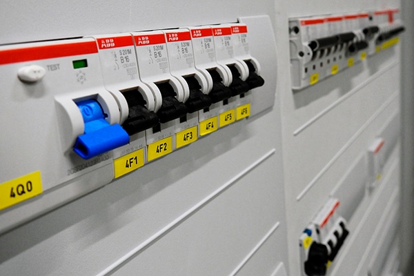 So kontaktieren Sie unseren Elektriker Köln