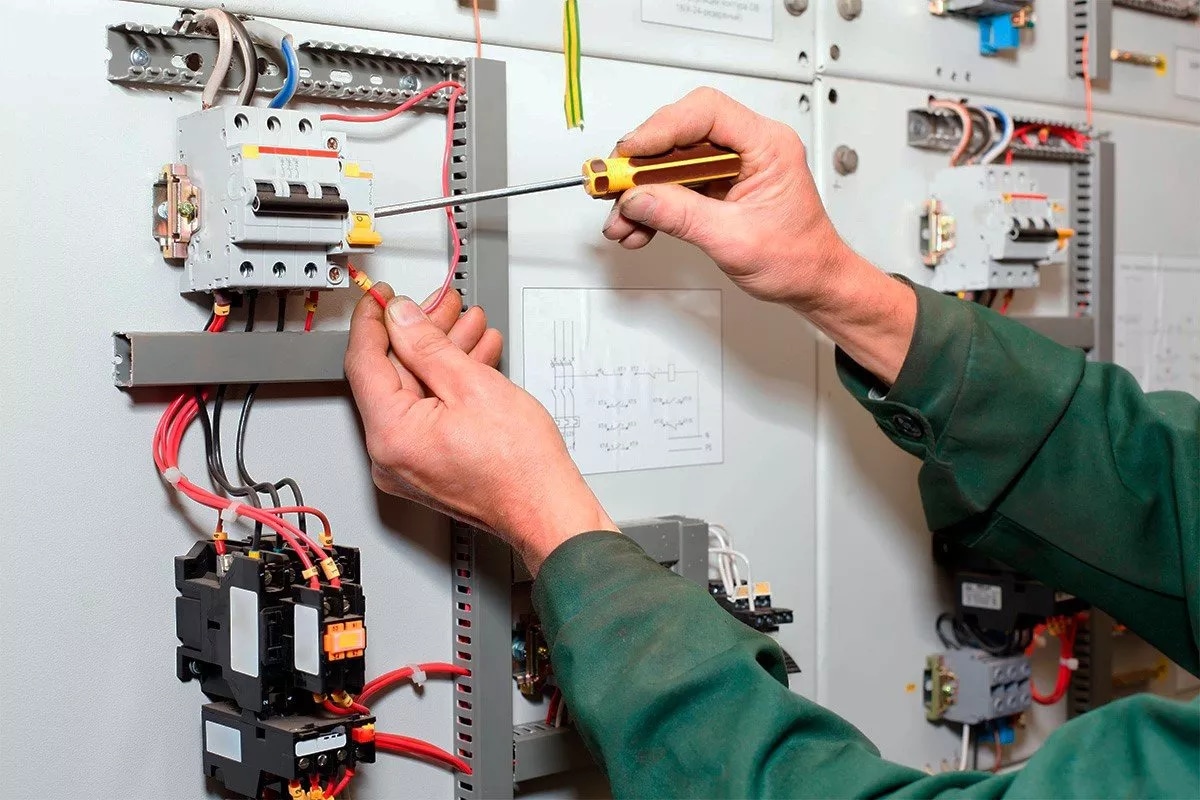 DGUV V3 Prüfung: Bedeutung für elektrische Betriebsmittel