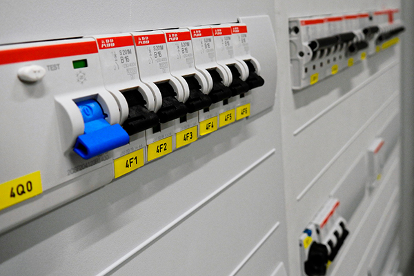 So kontaktieren Sie unseren Elektriker Köln