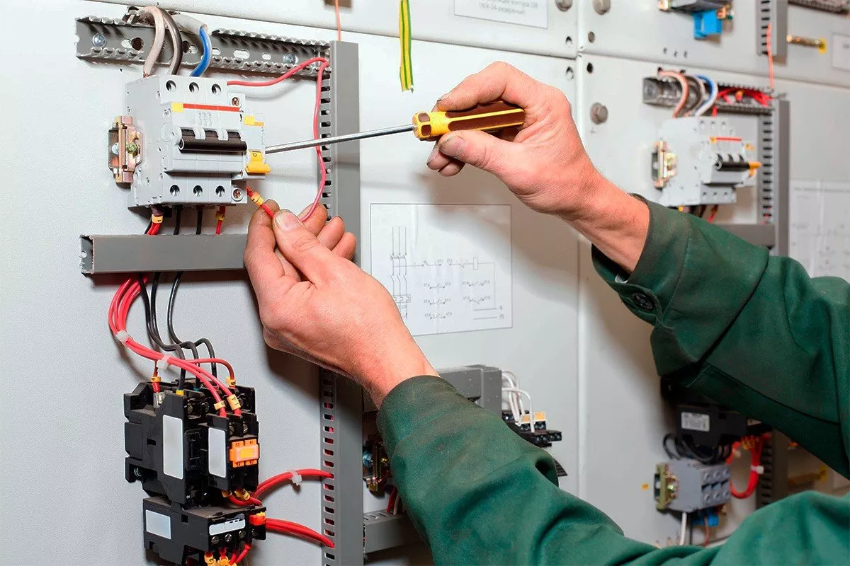 DGUV V3 Prüfung: Bedeutung für elektrische Betriebsmittel